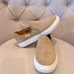 Women’s UGG Alameda Tan Sneakers with Soft Suede Upper and Slip-On Design